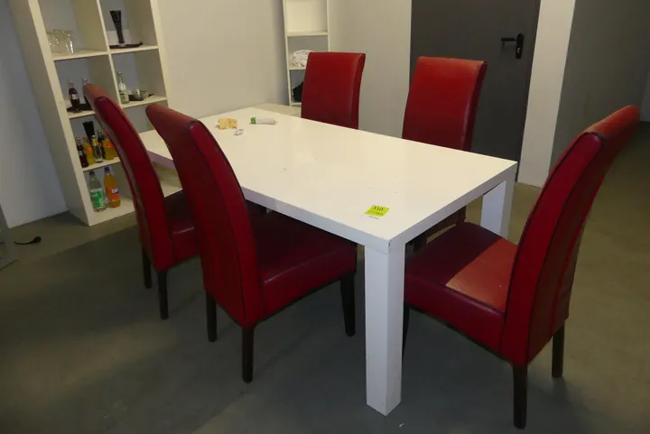 Tisch mit 5x Stuhl
